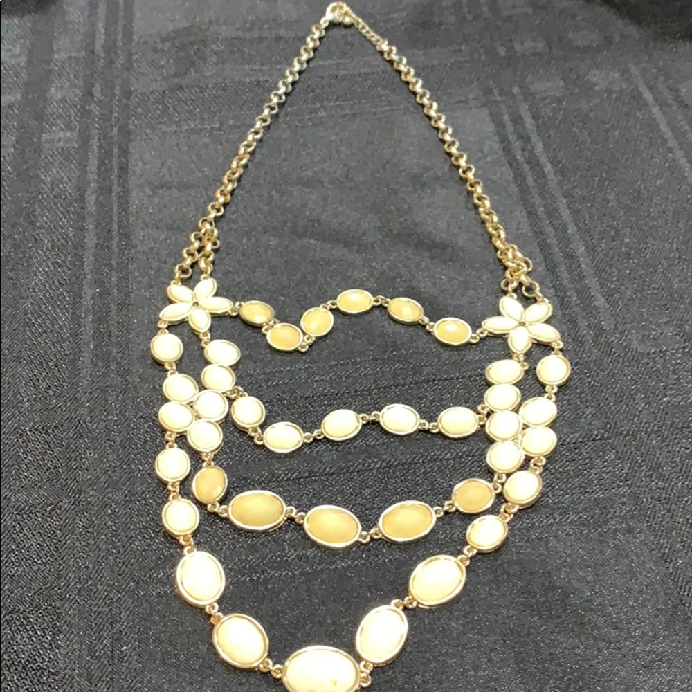 Gold toned necklace 2 different colored stones